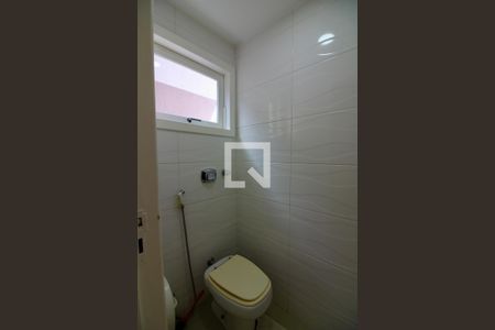 Casa de condomínio à venda com 240m², 3 quartos e 1 vagaLavabo