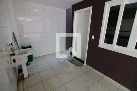 Casa de condomínio à venda com 240m², 3 quartos e 1 vagaÁrea de Serviço