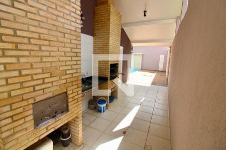 Casa de condomínio à venda com 240m², 3 quartos e 1 vagaChurrasqueira