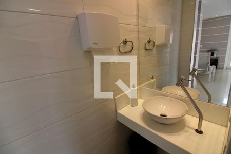 Casa de condomínio à venda com 240m², 3 quartos e 1 vagaLavabo