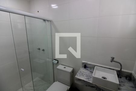 Casa de condomínio à venda com 240m², 3 quartos e 1 vagaBanheiro da Suíte 2