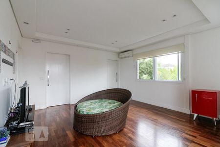 Casa de condomínio à venda com 350m², 4 quartos e 4 vagas Casa de condomínio à venda com 350m², 4 quartos e 4 vagasSala Piso Superior