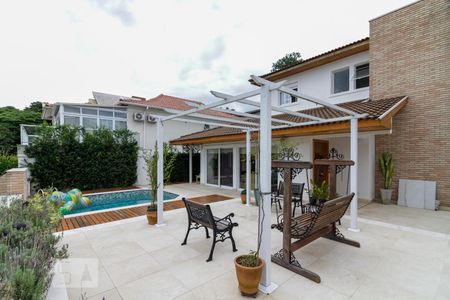 Casa de condomínio à venda com 350m², 4 quartos e 4 vagas Casa de condomínio à venda com 350m², 4 quartos e 4 vagasÁrea Externa