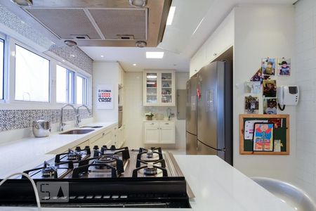 Casa de condomínio à venda com 350m², 4 quartos e 4 vagas Casa de condomínio à venda com 350m², 4 quartos e 4 vagasCozinha