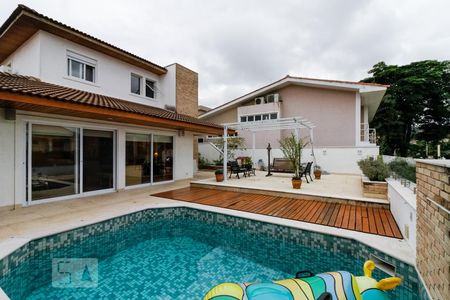 Casa de condomínio à venda com 350m², 4 quartos e 4 vagas Casa de condomínio à venda com 350m², 4 quartos e 4 vagasÁrea Externa