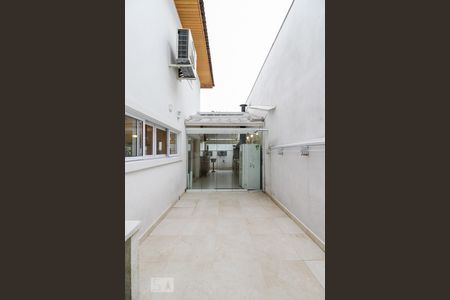 Casa de condomínio à venda com 350m², 4 quartos e 4 vagas Casa de condomínio à venda com 350m², 4 quartos e 4 vagasÁrea de Serviço