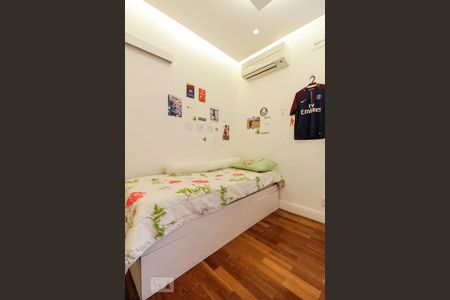 Casa de condomínio à venda com 350m², 4 quartos e 4 vagas Casa de condomínio à venda com 350m², 4 quartos e 4 vagasQuarto 1