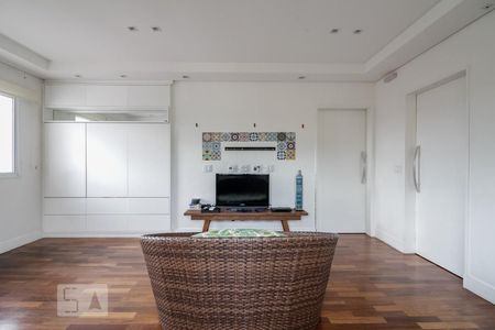 Casa de condomínio à venda com 350m², 4 quartos e 4 vagas Casa de condomínio à venda com 350m², 4 quartos e 4 vagasSala Piso Superior