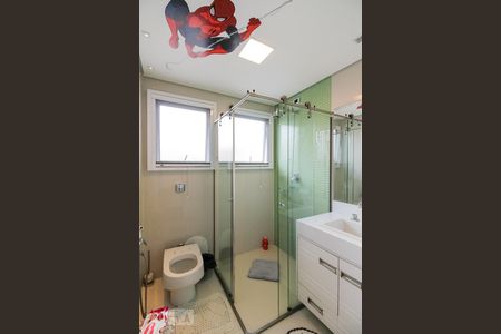 Casa de condomínio à venda com 350m², 4 quartos e 4 vagas Casa de condomínio à venda com 350m², 4 quartos e 4 vagasBanheiro