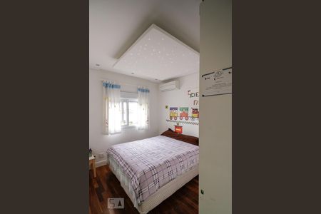 Casa de condomínio à venda com 350m², 4 quartos e 4 vagas Casa de condomínio à venda com 350m², 4 quartos e 4 vagasQuarto 2