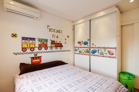 Casa de condomínio à venda com 350m², 4 quartos e 4 vagas Casa de condomínio à venda com 350m², 4 quartos e 4 vagasQuarto 2