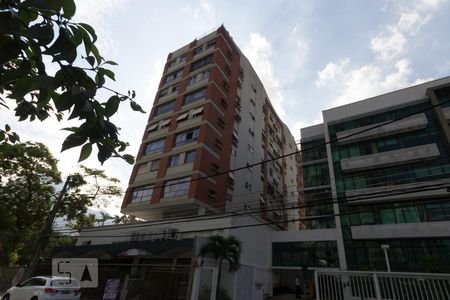 Apartamento à venda com 80m², 2 quartos e 1 vagaFachada
