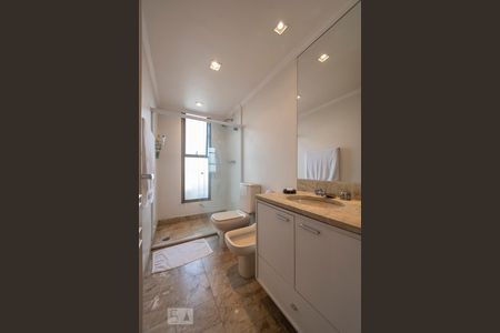 Apartamento para alugar com 450m², 4 quartos e 4 vagasBanheiro da suíte 2