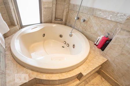 Apartamento para alugar com 450m², 4 quartos e 4 vagasBanheiro 1 da suíte 1