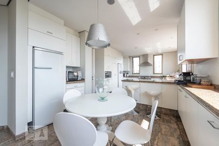 Apartamento para alugar com 450m², 4 quartos e 4 vagasCozinha