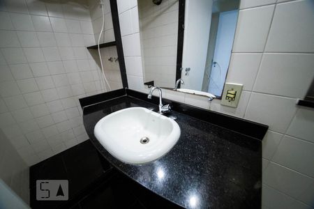 Banheiro social de apartamento à venda com 2 quartos, 72m² em Icaraí, Niterói