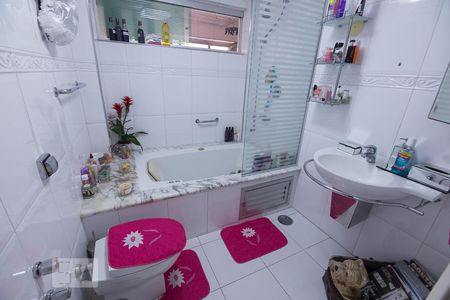 Apartamento à venda com 92m², 2 quartos e 1 vaga Apartamento à venda com 92m², 2 quartos e 1 vagaBanheiro