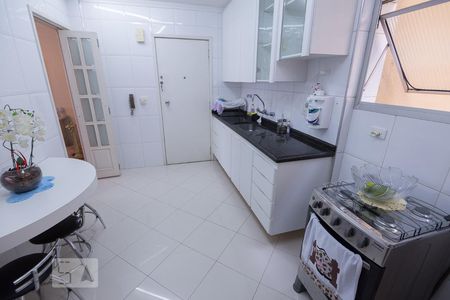 Apartamento à venda com 92m², 2 quartos e 1 vaga Apartamento à venda com 92m², 2 quartos e 1 vagaBanheiro
