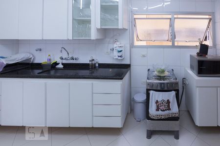 Apartamento à venda com 92m², 2 quartos e 1 vaga Apartamento à venda com 92m², 2 quartos e 1 vagaBanheiro