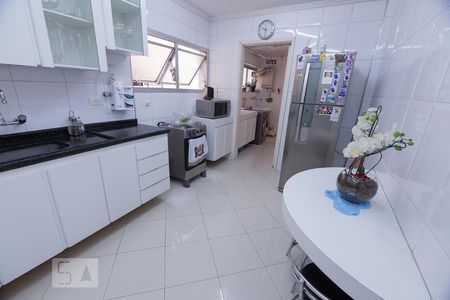 Apartamento à venda com 92m², 2 quartos e 1 vaga Apartamento à venda com 92m², 2 quartos e 1 vagaCozinha