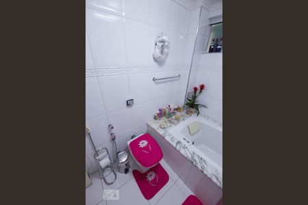 Apartamento à venda com 92m², 2 quartos e 1 vaga Apartamento à venda com 92m², 2 quartos e 1 vagaBanheiro