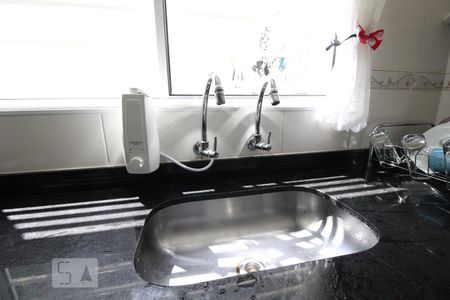 Casa à venda com 116m², 3 quartos e 2 vagasPis