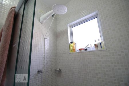 Casa à venda com 116m², 3 quartos e 2 vagasChuveiro