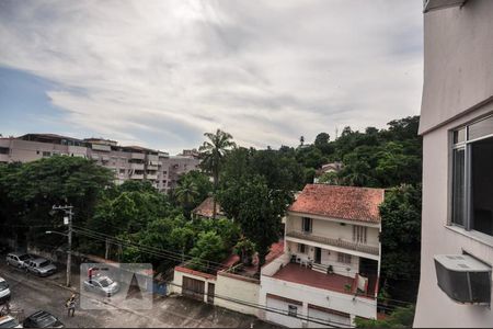 Apartamento à venda com 60m², 2 quartos e 1 vaga Apartamento à venda com 60m², 2 quartos e 1 vagaVaranda