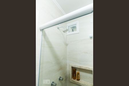 Banheiro de apartamento à venda com 1 quarto, 40m² em Petrópolis, Porto Alegre