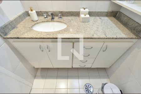 Apartamento à venda com 85m², 3 quartos e 2 vagas Apartamento à venda com 85m², 3 quartos e 2 vagasBanheiro da Suíte