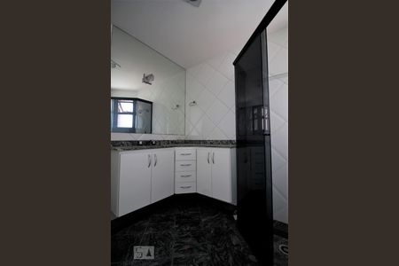 Apartamento à venda com 90m², 2 quartos e 3 vagasBanheiro da suíte 2