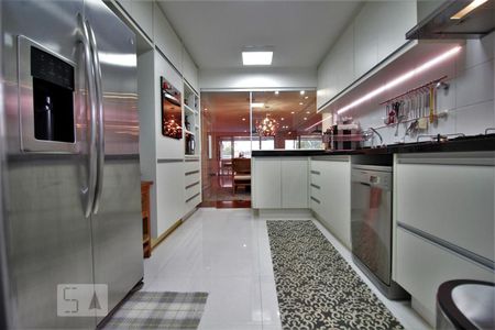 Apartamento à venda com 141m², 3 quartos e 2 vagasCozinha