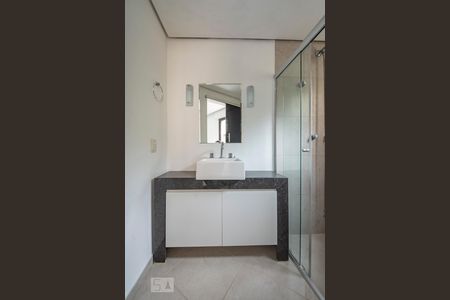 Apartamento à venda com 58m², 1 quarto e 2 vagasBanheiro da suíte