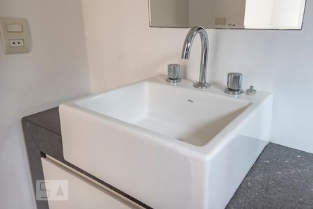 Apartamento à venda com 58m², 1 quarto e 2 vagasBanheiro da suíte
