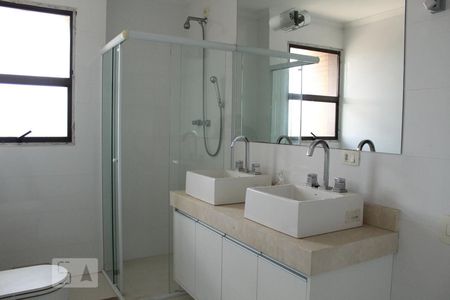 Apartamento à venda com 434m², 4 quartos e 4 vagasBanheiro da Suíte Master