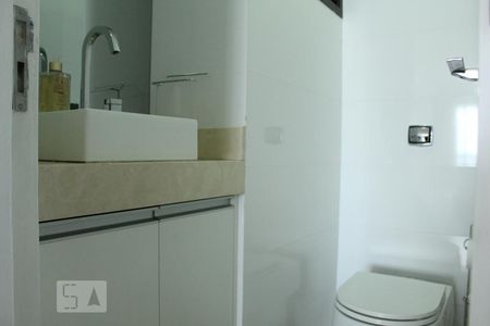 Apartamento à venda com 434m², 4 quartos e 4 vagasBanheiro da Suíte 4