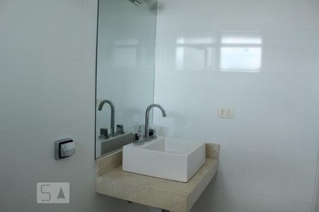 Apartamento à venda com 434m², 4 quartos e 4 vagasBanheiro da Suíte 2