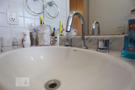 Casa à venda com 280m², 3 quartos e 4 vagas Casa à venda com 280m², 3 quartos e 4 vagasBanheiro da Suíte 01