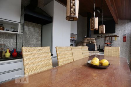 Casa à venda com 280m², 3 quartos e 4 vagas Casa à venda com 280m², 3 quartos e 4 vagasChurrasqueira