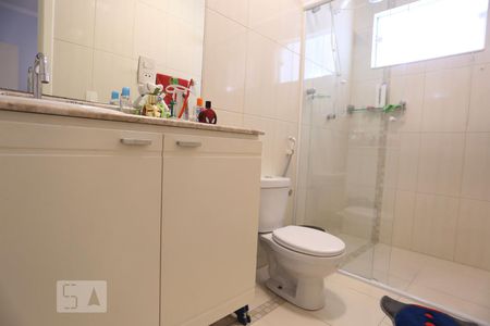 Casa à venda com 280m², 3 quartos e 4 vagas Casa à venda com 280m², 3 quartos e 4 vagasBanheiro da Suíte 02