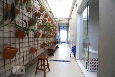 Casa à venda com 280m², 3 quartos e 4 vagas Casa à venda com 280m², 3 quartos e 4 vagasCorredor Lateral