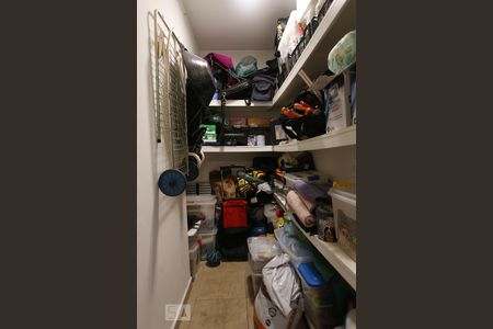 Casa à venda com 280m², 3 quartos e 4 vagas Casa à venda com 280m², 3 quartos e 4 vagasDispensa