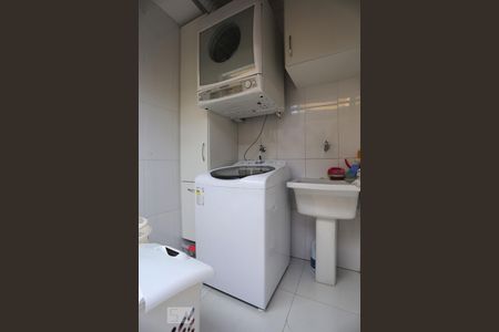 Casa à venda com 280m², 3 quartos e 4 vagas Casa à venda com 280m², 3 quartos e 4 vagasÁrea de Serviço