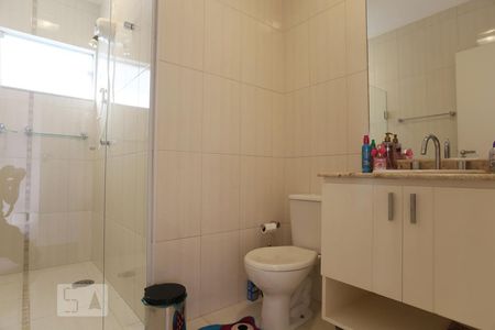 Casa à venda com 280m², 3 quartos e 4 vagas Casa à venda com 280m², 3 quartos e 4 vagasBanheiro da Suíte 03