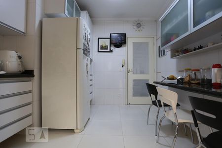 Casa à venda com 280m², 3 quartos e 4 vagas Casa à venda com 280m², 3 quartos e 4 vagasCozinha