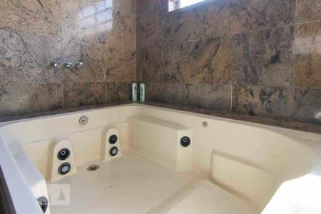 Casa de condomínio à venda com 350m², 3 quartos e 4 vagasBanheiro Suíte