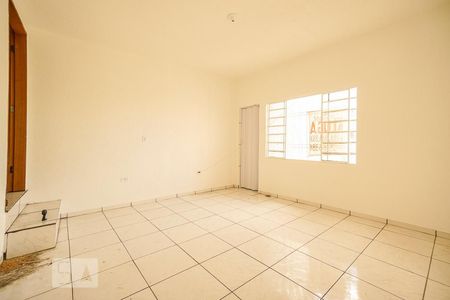 Sala de casa para alugar com 2 quartos, 150m² em Vila Ema, São Paulo