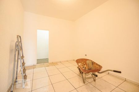 Quarto 2 de casa para alugar com 2 quartos, 150m² em Vila Ema, São Paulo