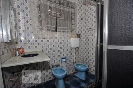 Casa de condomínio à venda com 187m², 4 quartos e 1 vagaBanheiro Social 2