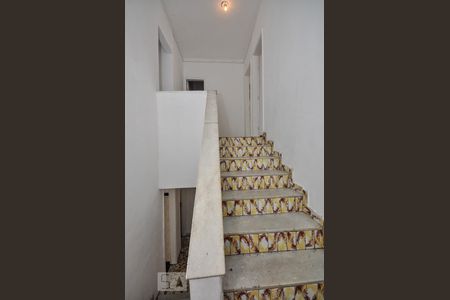 Casa de condomínio à venda com 187m², 4 quartos e 1 vagaEscada Acesso 2o Andar